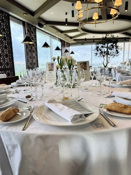 hotel ribera de triana reopening