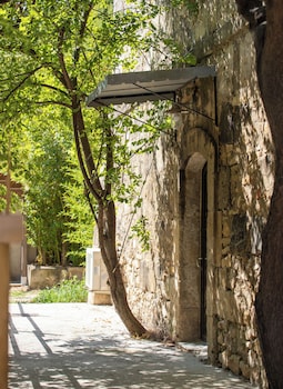 arles