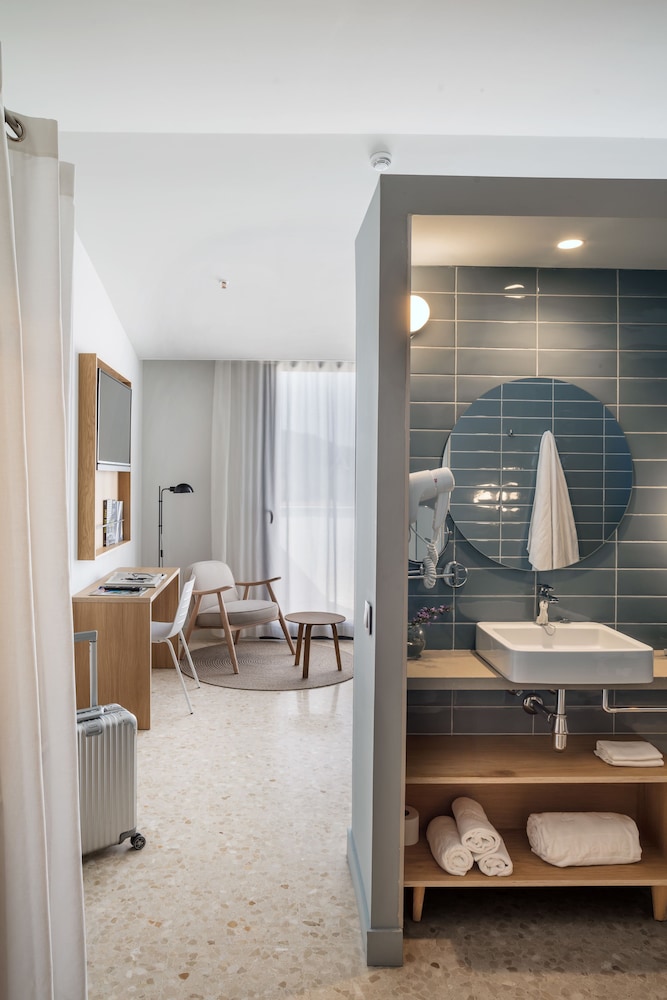 aqua hotel silhouette and spa adults only