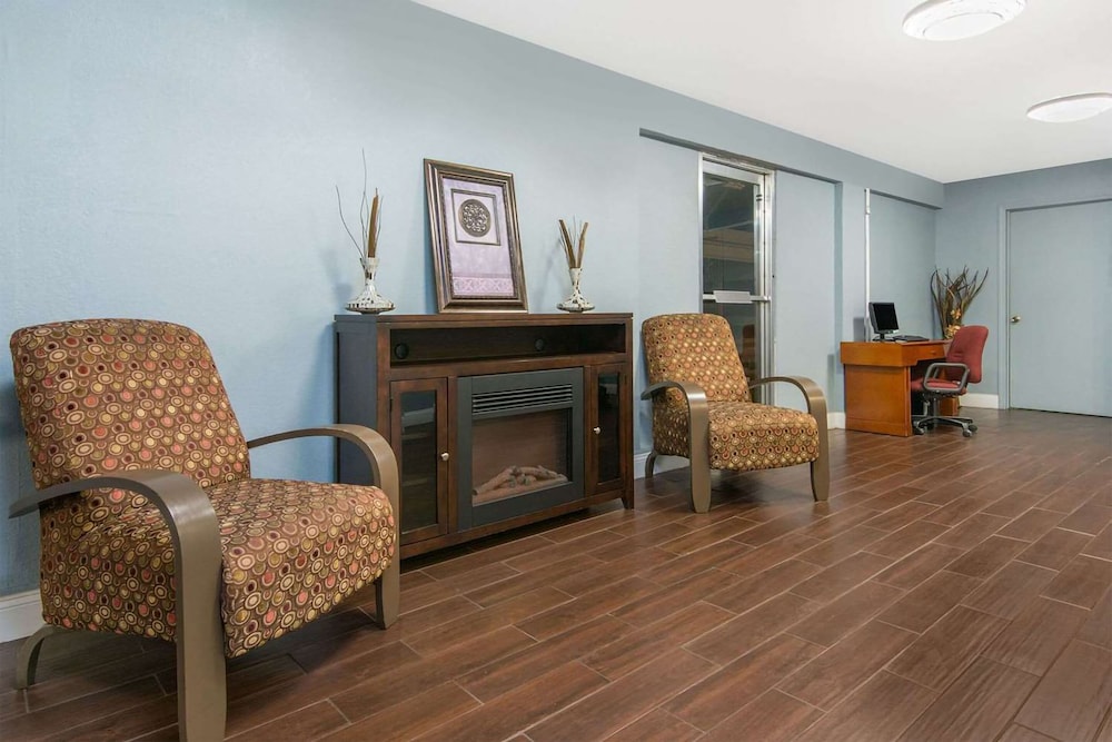 blue way inn and suites wichita