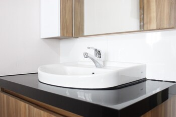 stylish 2br at gateway pasteur near pasteur exit toll
