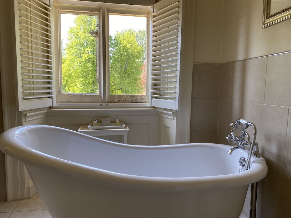 the slaughters manor house