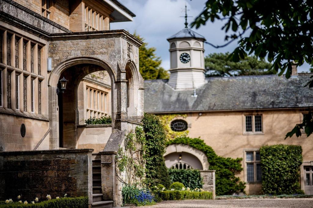 the slaughters manor house