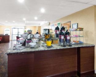quality suites irving las colinas