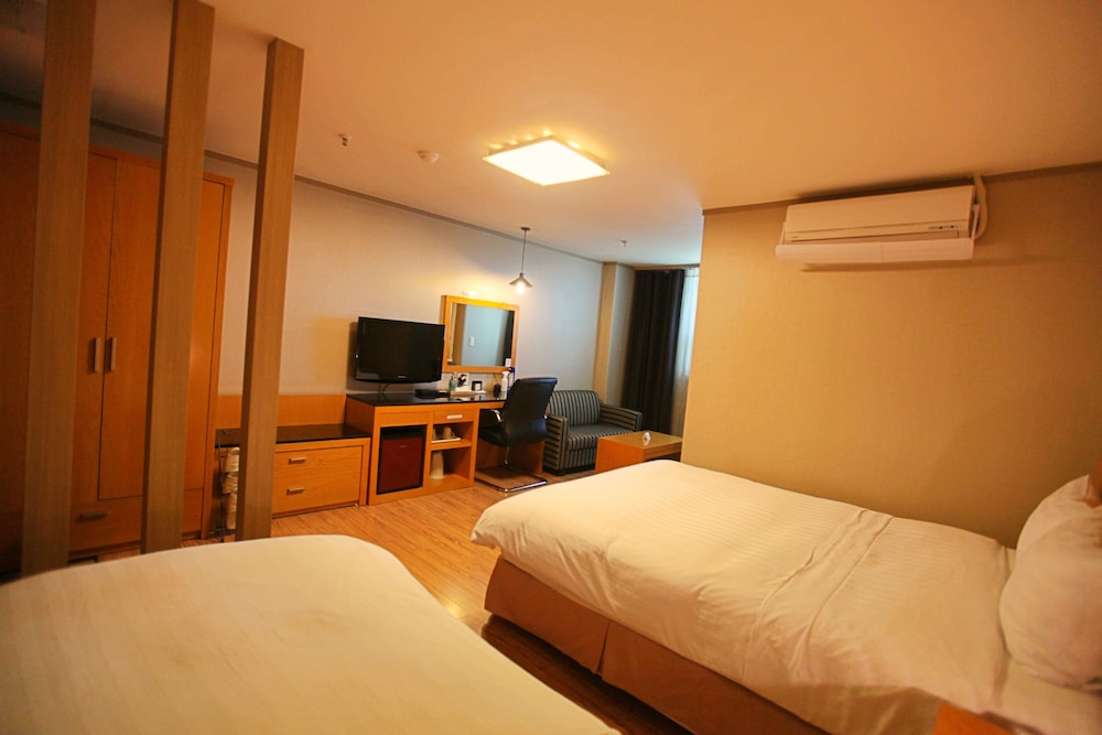 changwon at business hotel