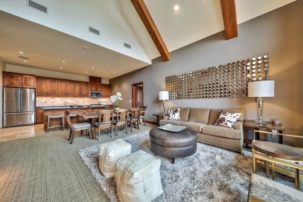 luxury three bedroom steps from heavenly village condo by redawning