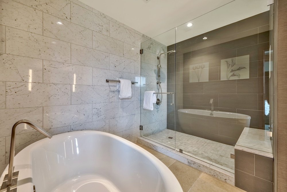 luxury three bedroom steps from heavenly village condo by redawning