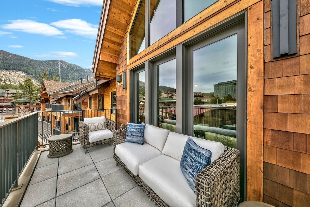 luxury three bedroom steps from heavenly village condo by redawning