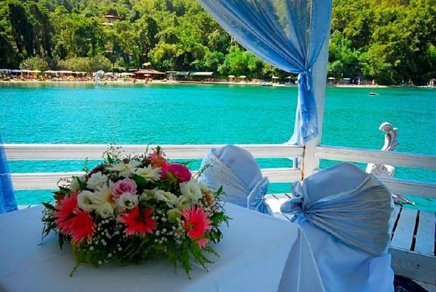 club and hotel letoonia