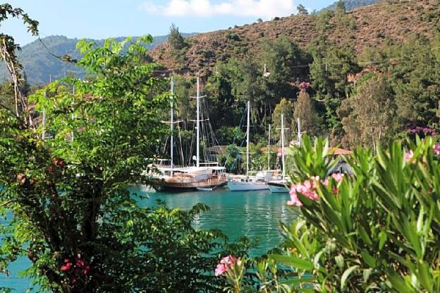 club and hotel letoonia