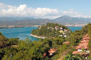 club and hotel letoonia