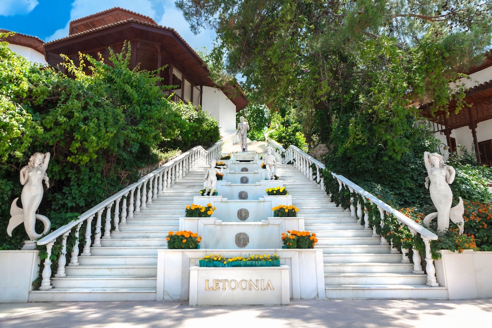 club and hotel letoonia