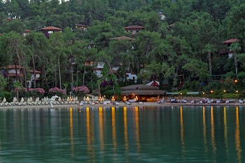 club and hotel letoonia