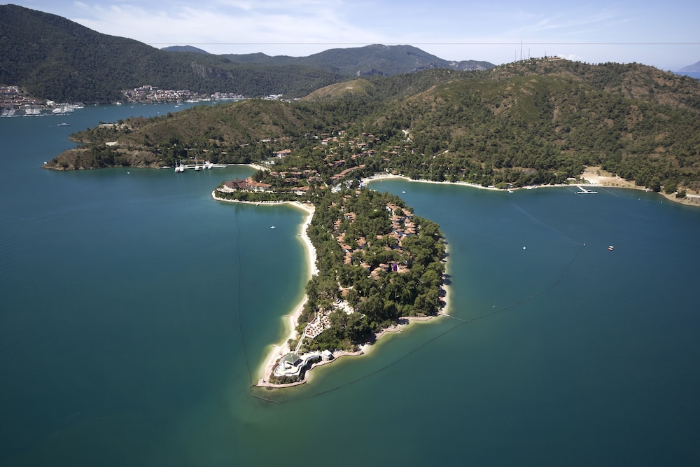 club and hotel letoonia