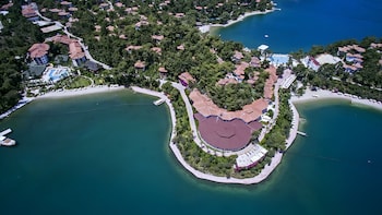 club and hotel letoonia