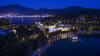 club and hotel letoonia