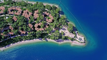 club and hotel letoonia