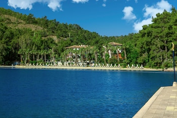 club and hotel letoonia