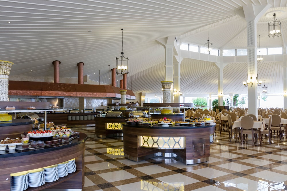 club and hotel letoonia