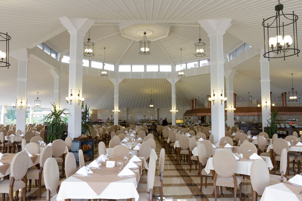 club and hotel letoonia