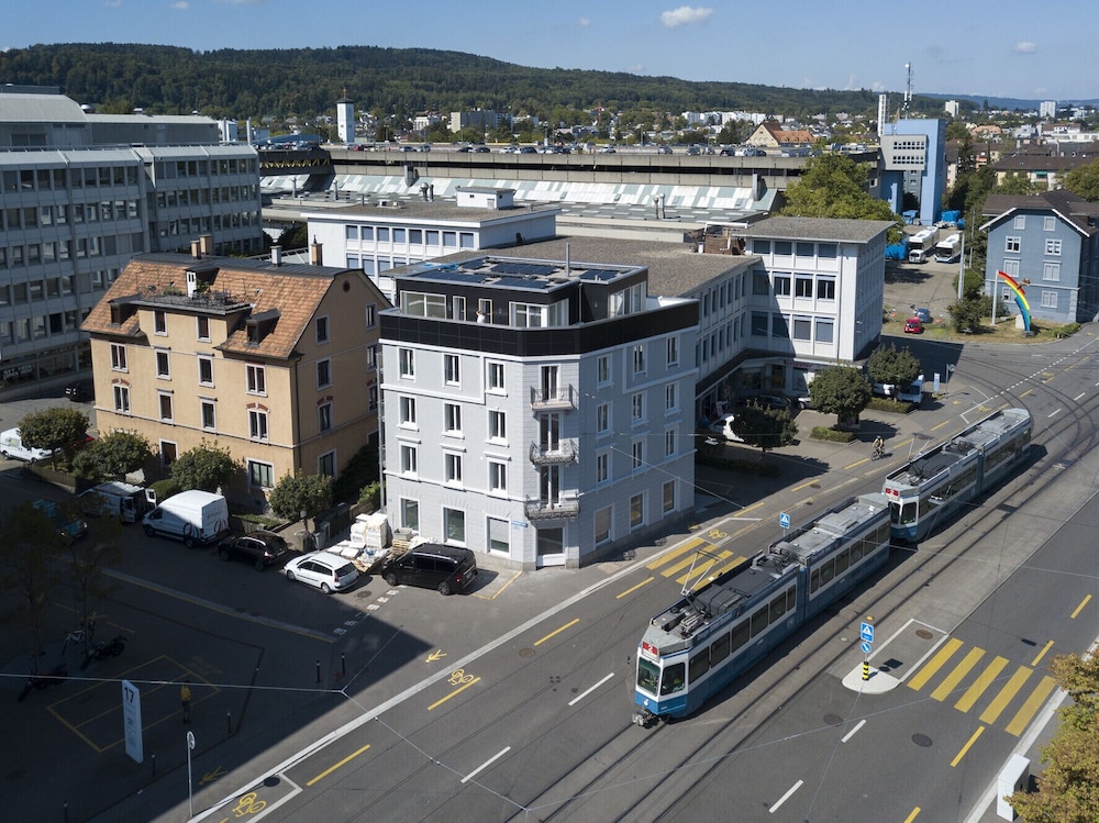zh tiger altstetten hitrental apartment