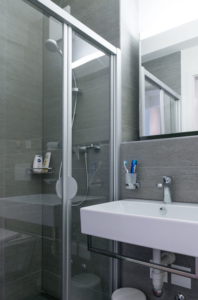 zh tiger altstetten hitrental apartment