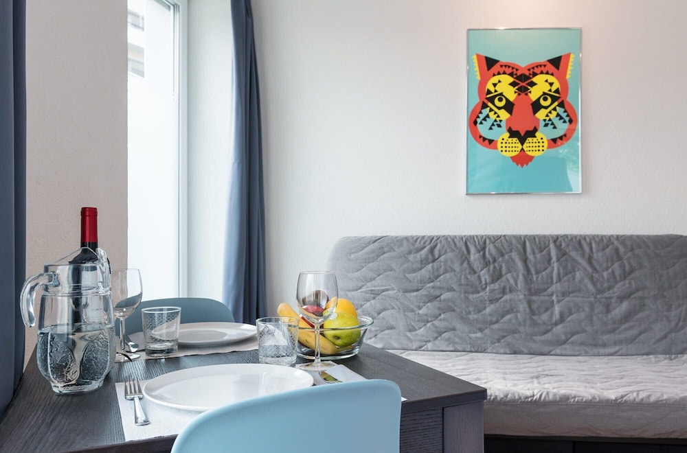 zh tiger altstetten hitrental apartment