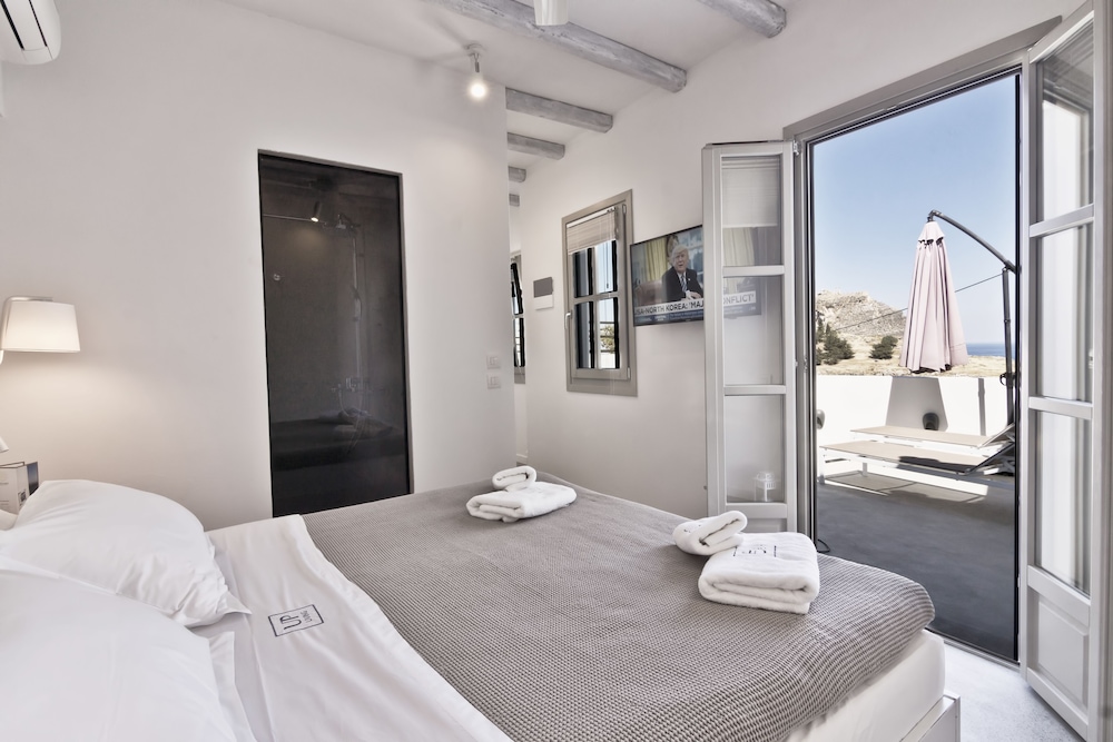 lindos comfy suites