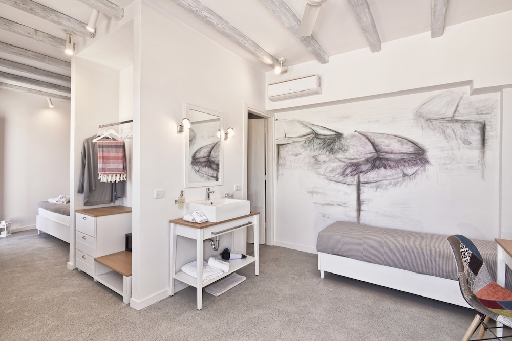 lindos comfy suites