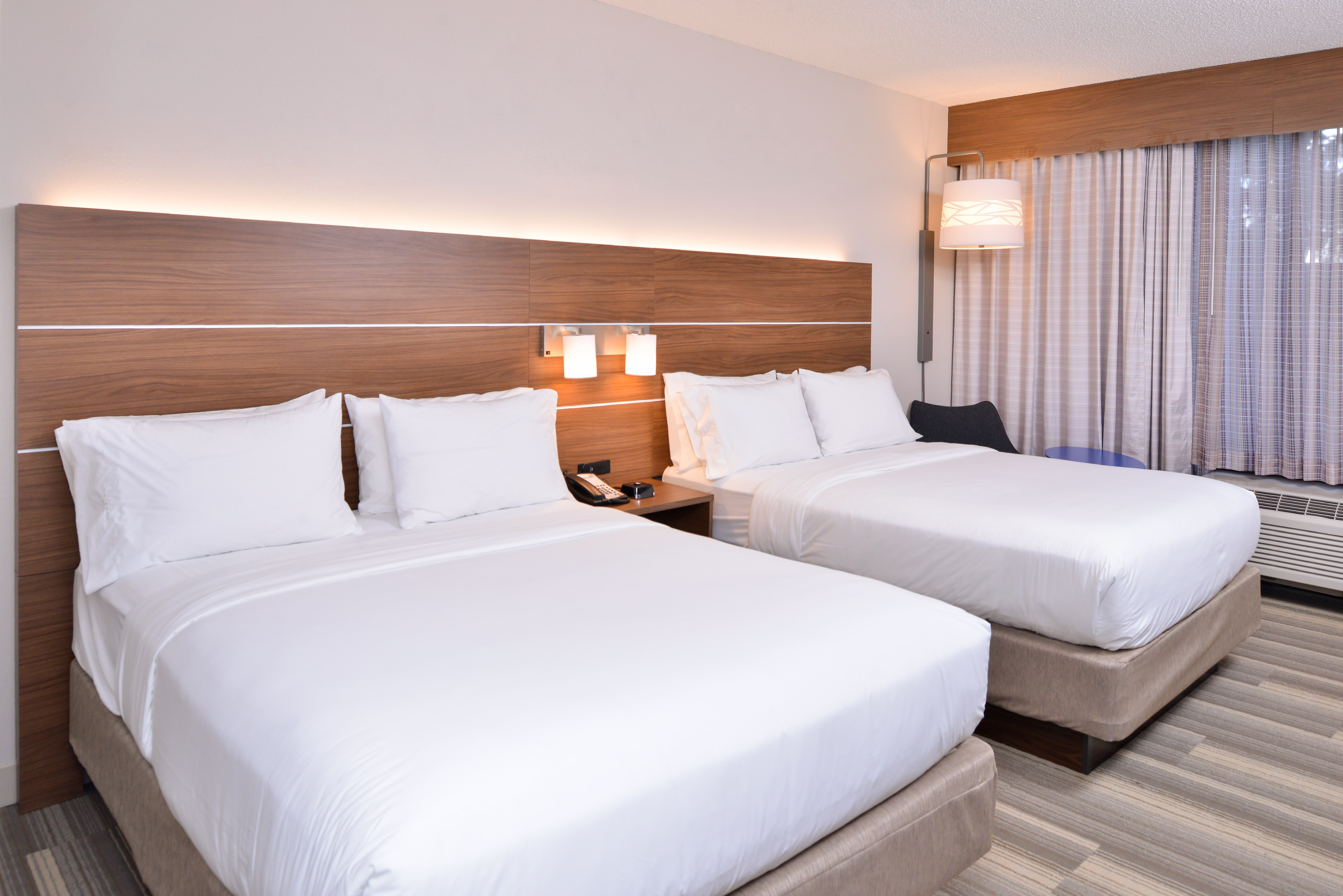 holiday inn express indianapolis dtown conv center