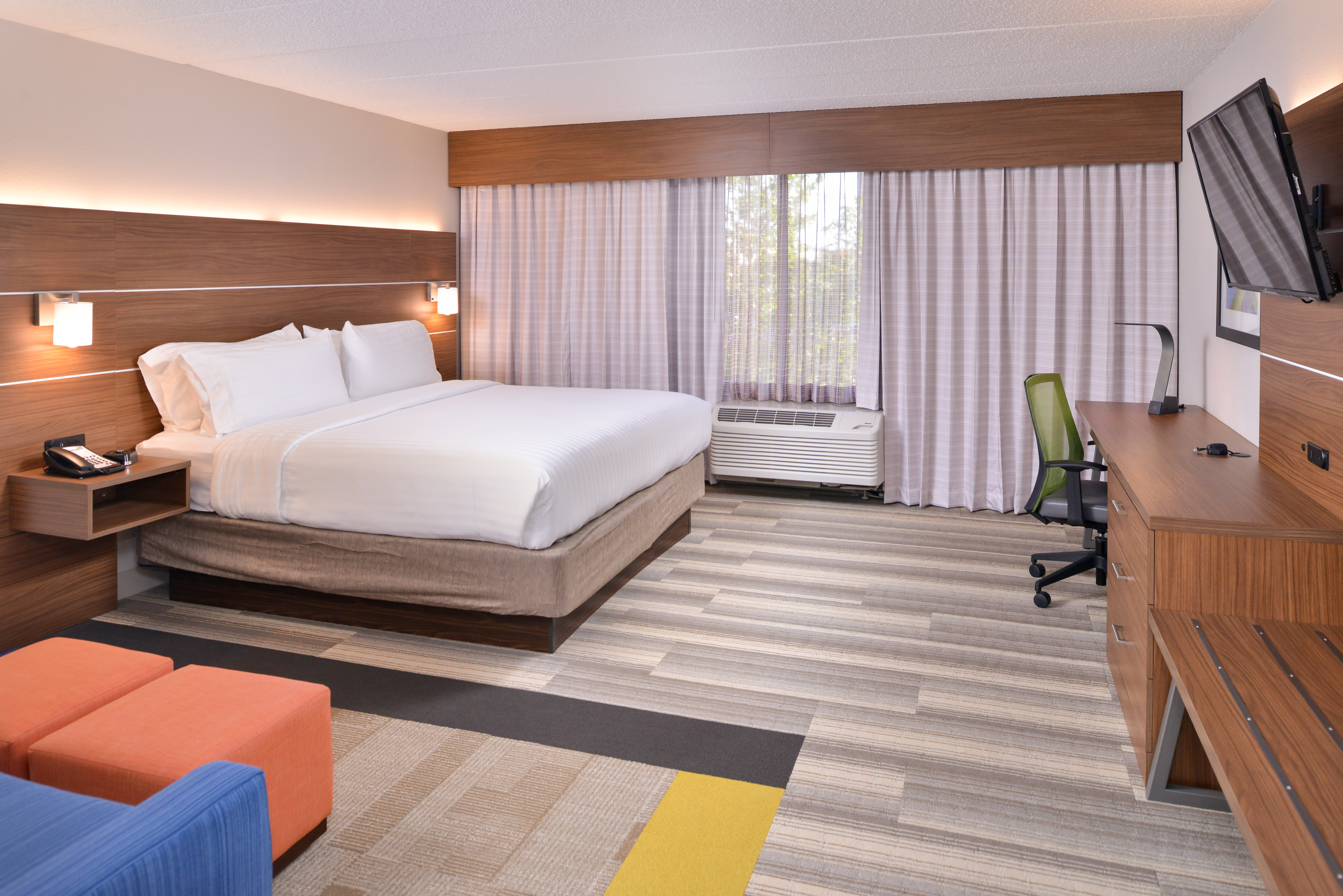holiday inn express indianapolis dtown conv center