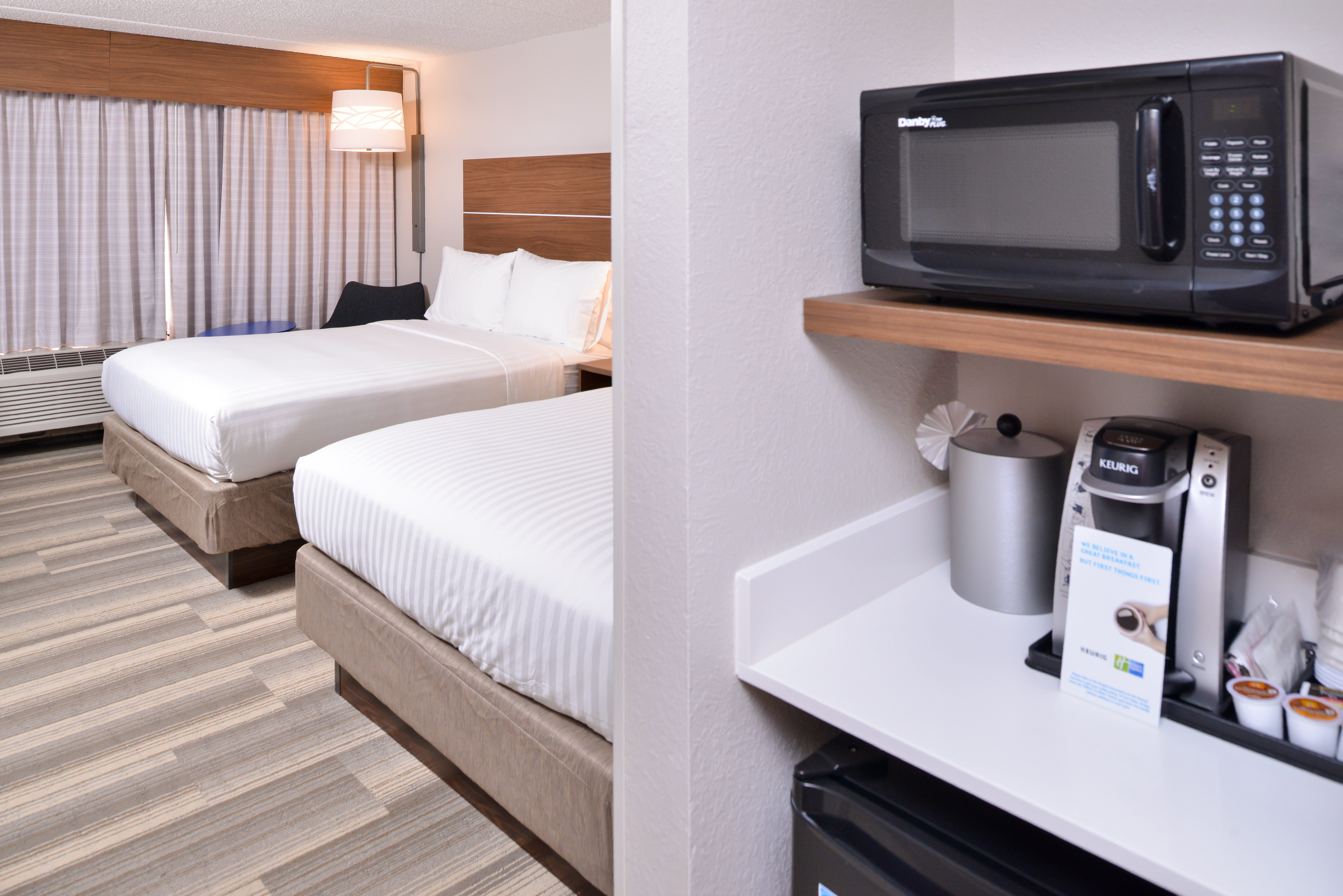 holiday inn express indianapolis dtown conv center