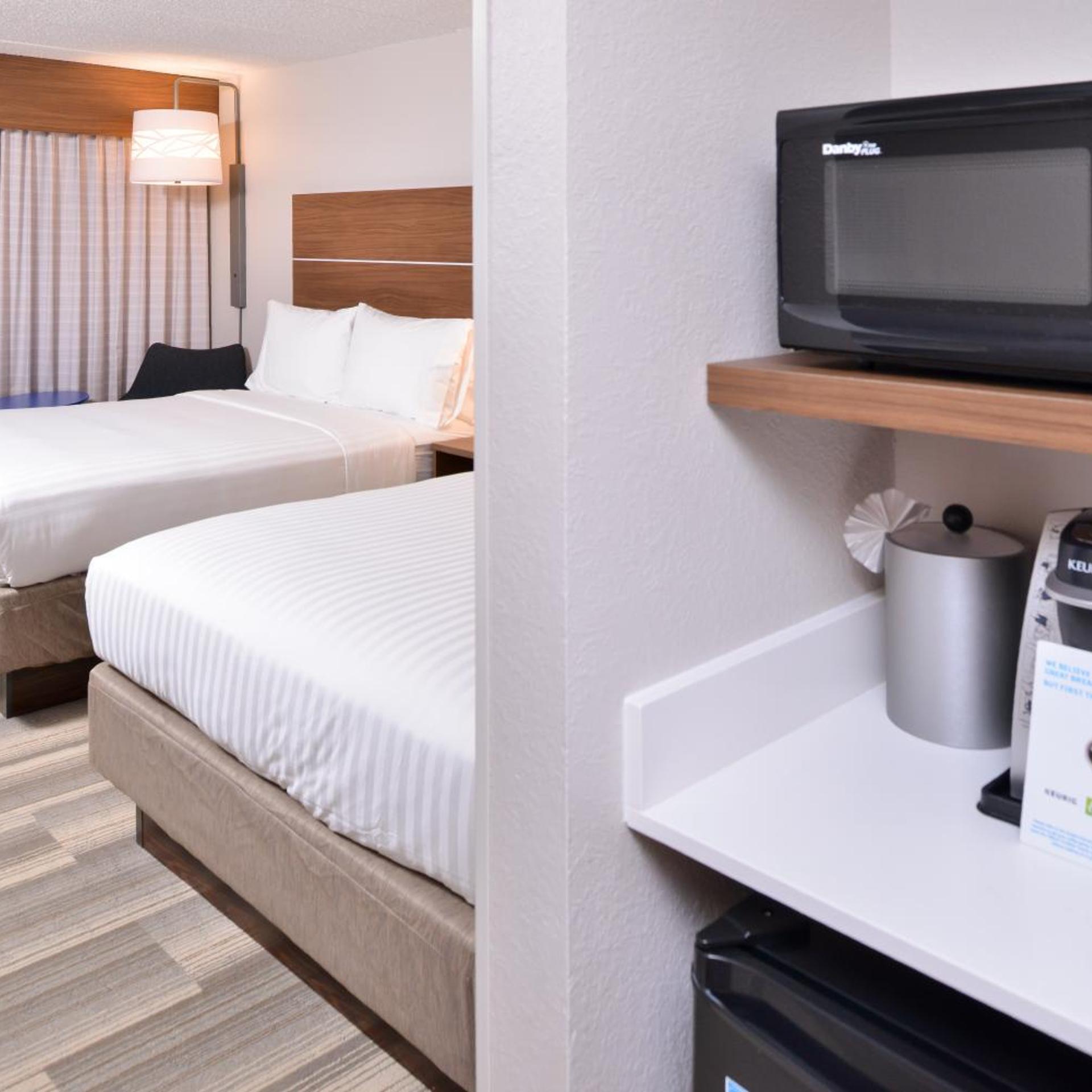 holiday inn express indianapolis dtown conv center