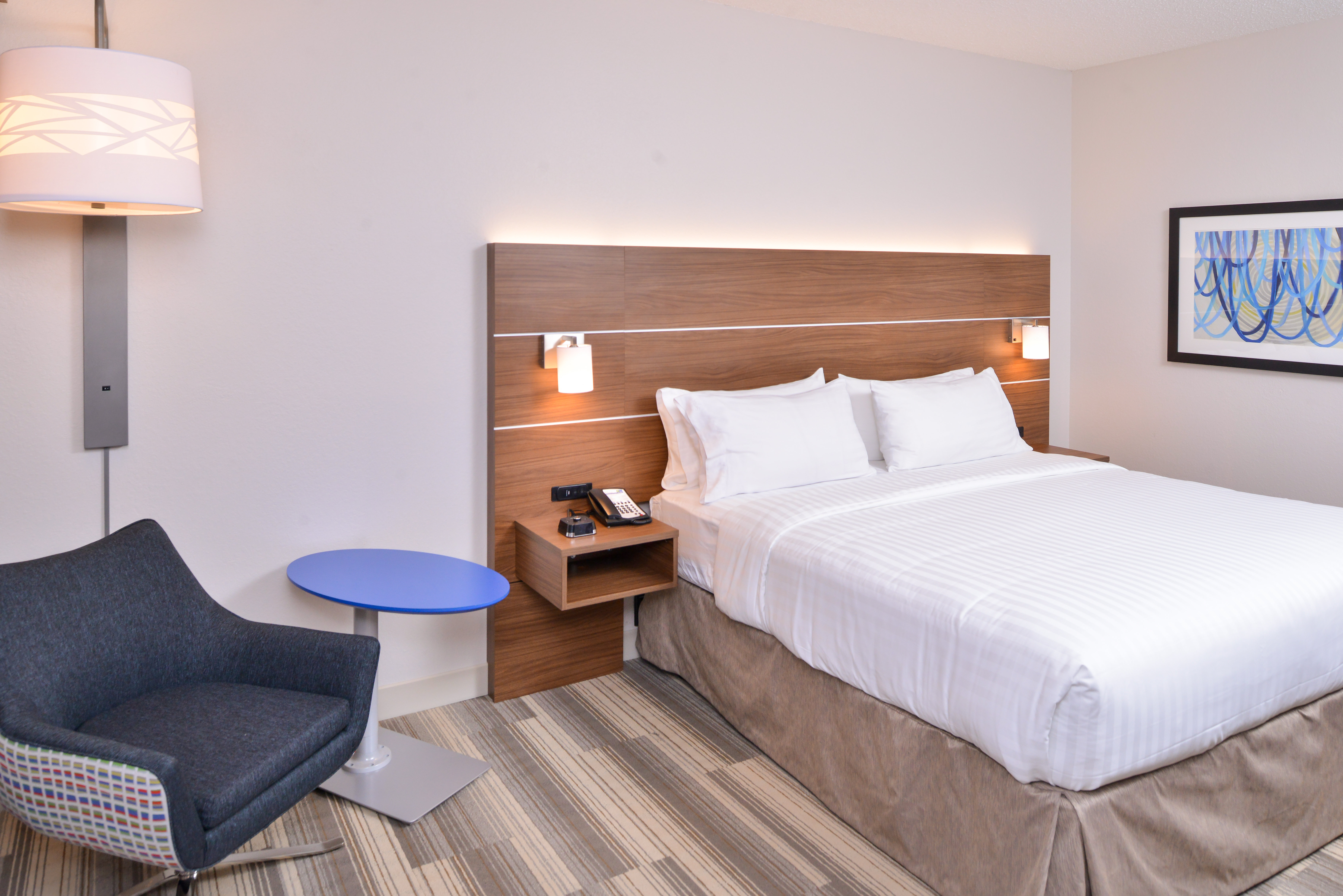 holiday inn express indianapolis dtown conv center