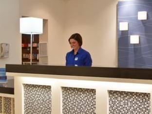 holiday inn express indianapolis dtown conv center