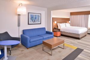 holiday inn express indianapolis dtown conv center