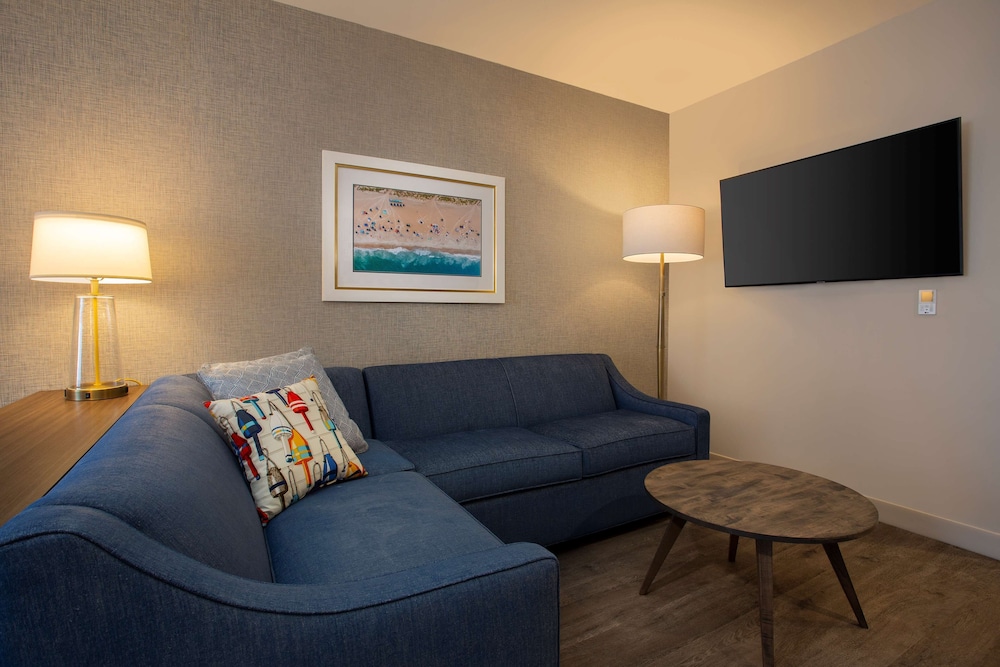 fenwick shores tapestry collection by hilton