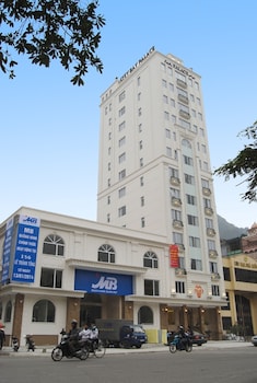city bay palace hotel
