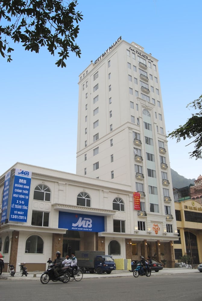 city bay palace hotel