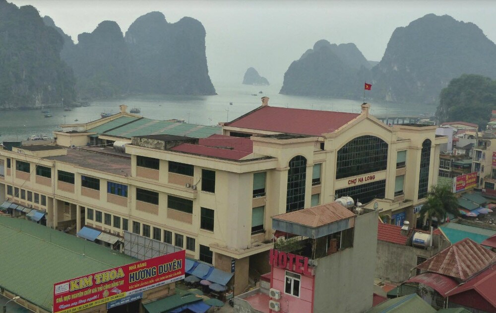 city bay palace hotel