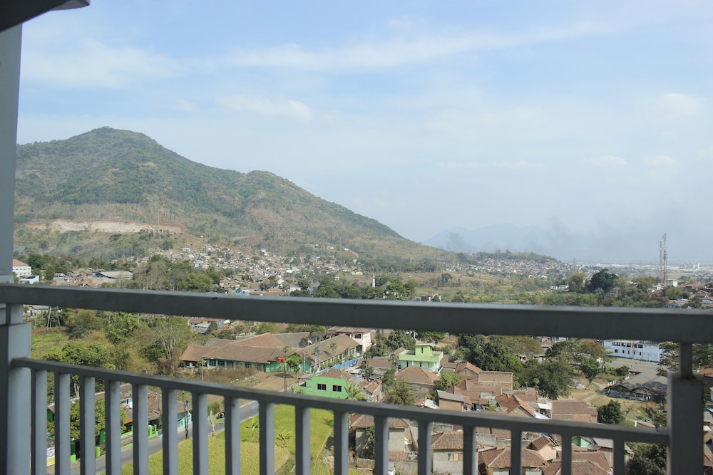 minimalist studio room taman melati apartment jatinangor