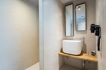 hotel louvree restaurant le 428