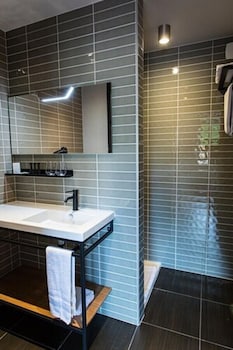 hotel louvree restaurant le 428