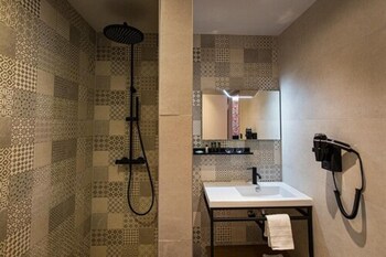 hotel louvree restaurant le 428