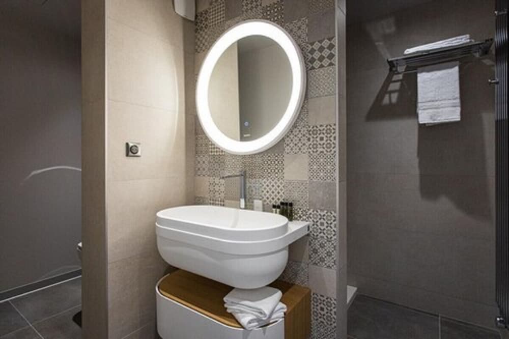 hotel louvree restaurant le 428