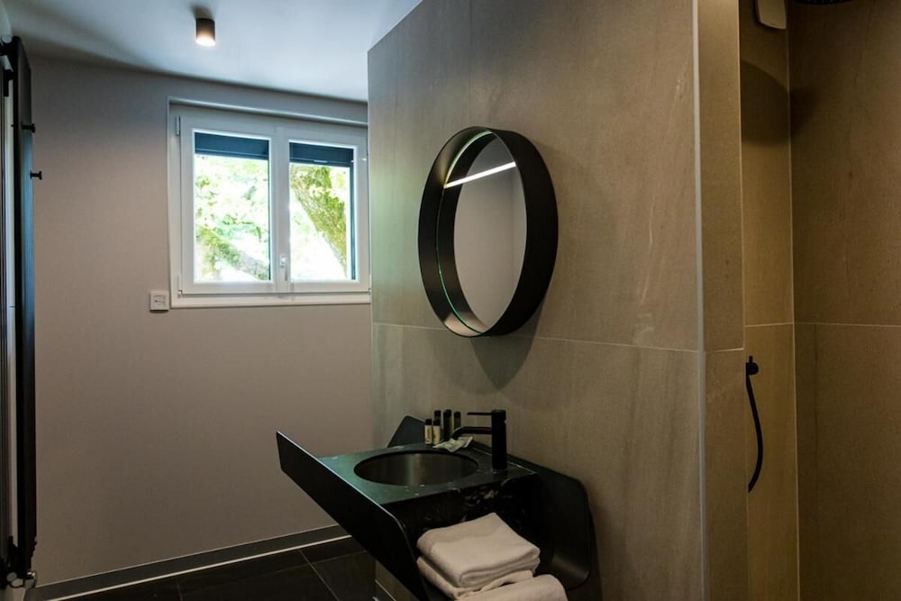 hotel louvree restaurant le 428