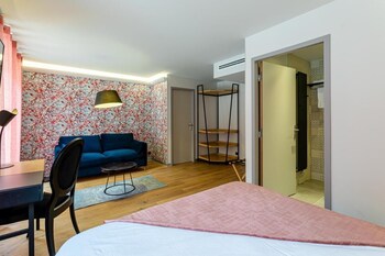 hotel louvree restaurant le 428