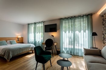 hotel louvree restaurant le 428