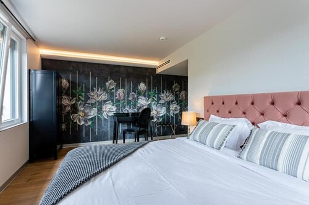 hotel louvree restaurant le 428