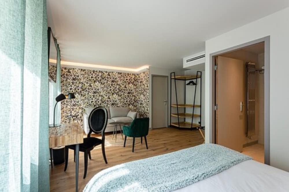 hotel louvree restaurant le 428